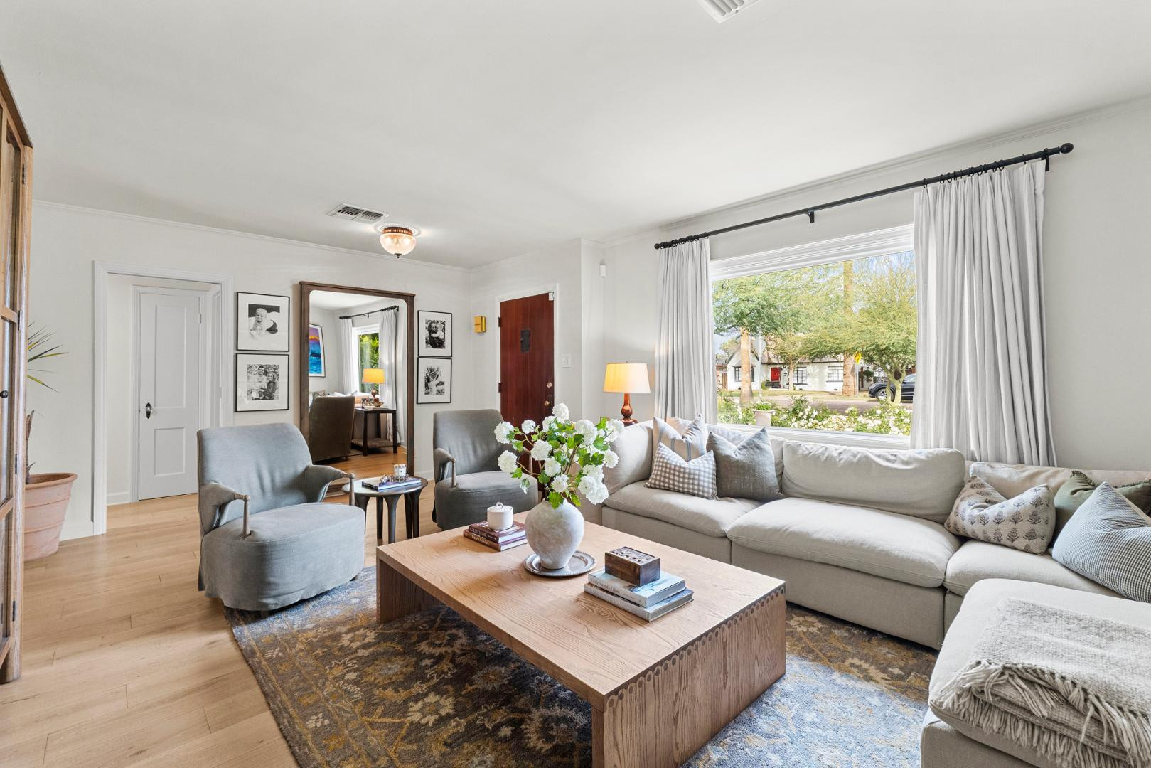 317 W Encanto Boulevard