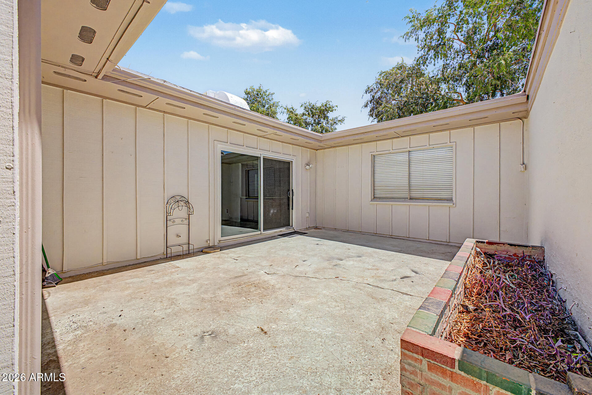 5873 E THOMAS Road