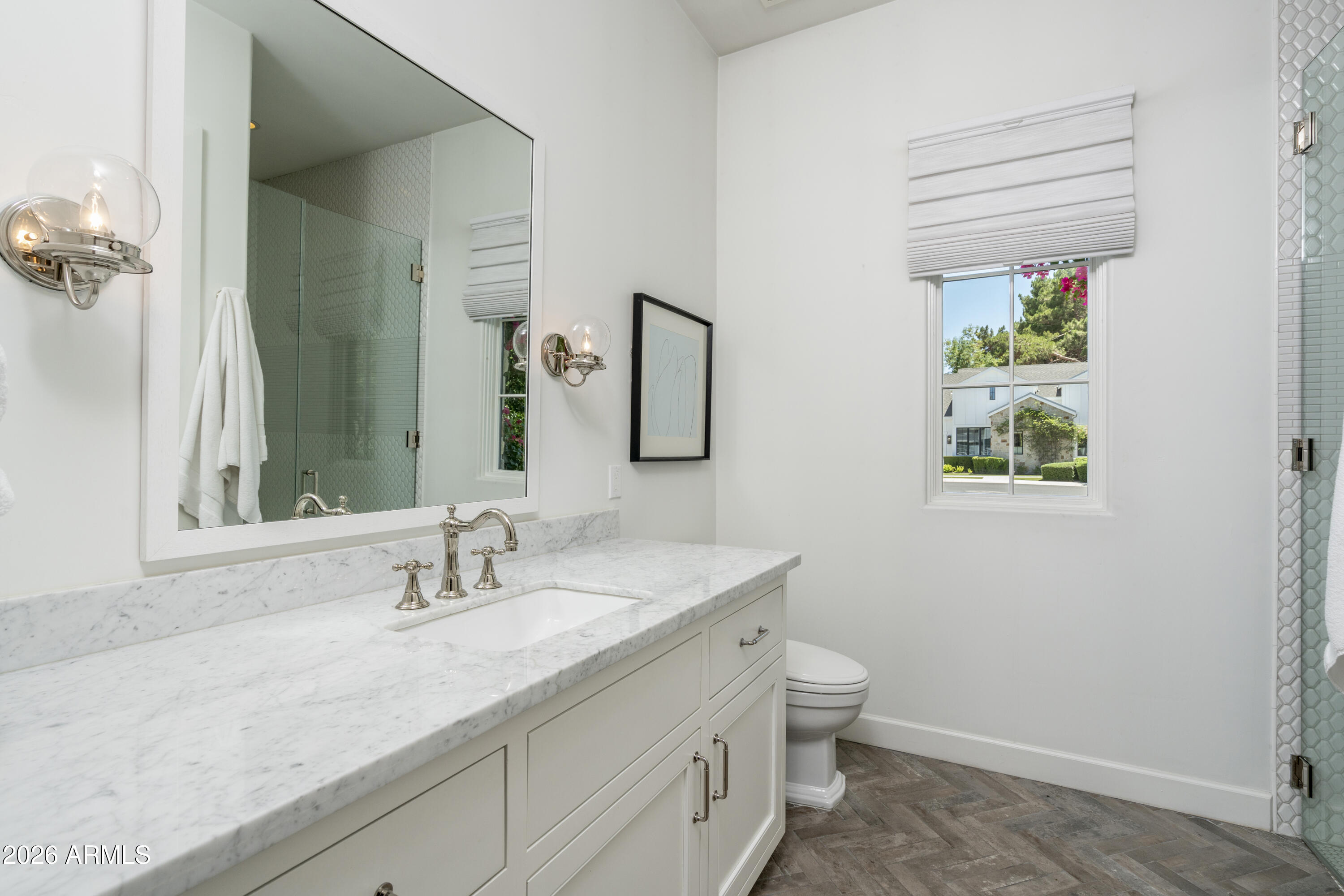 3714 E SELLS Drive