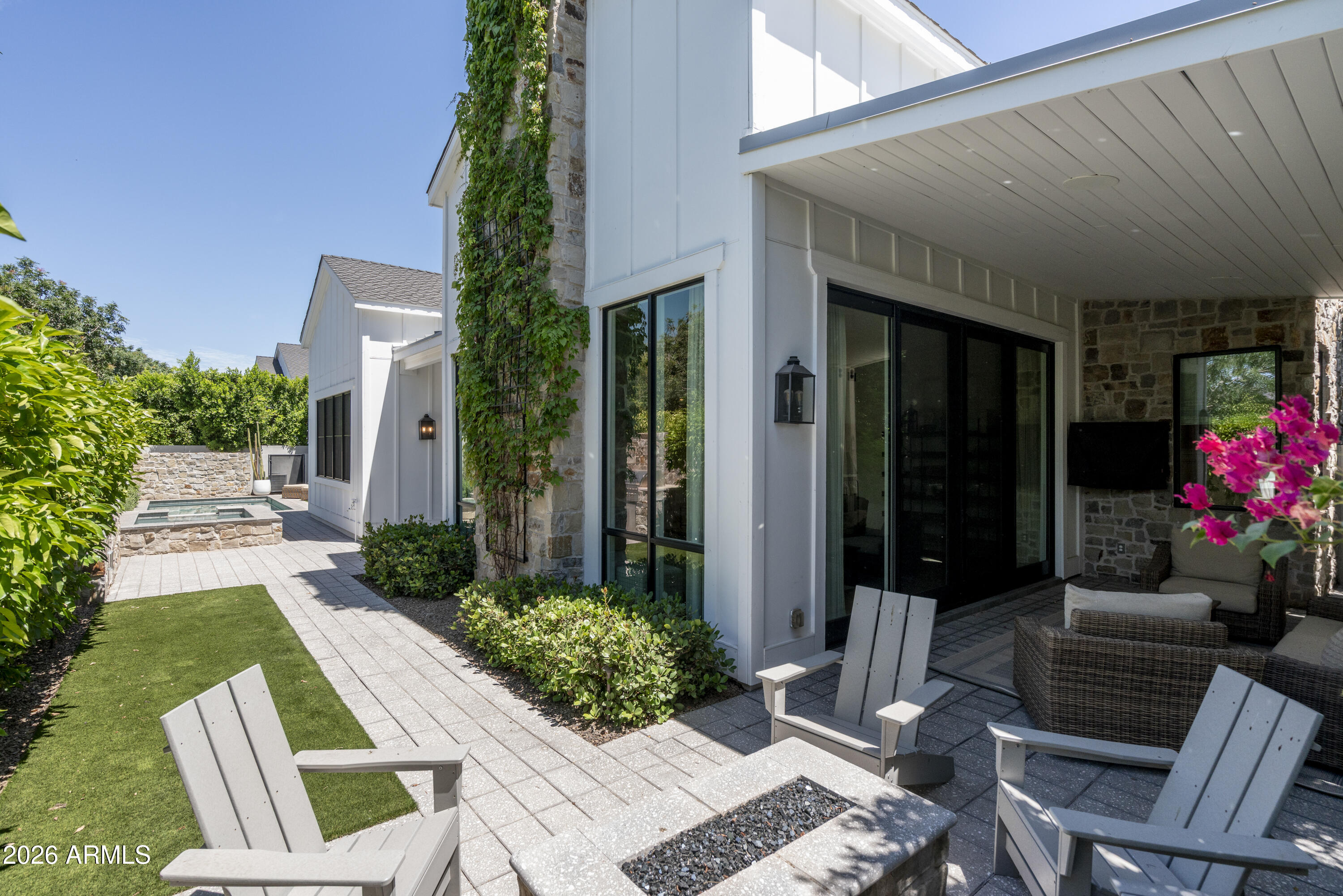3714 E SELLS Drive