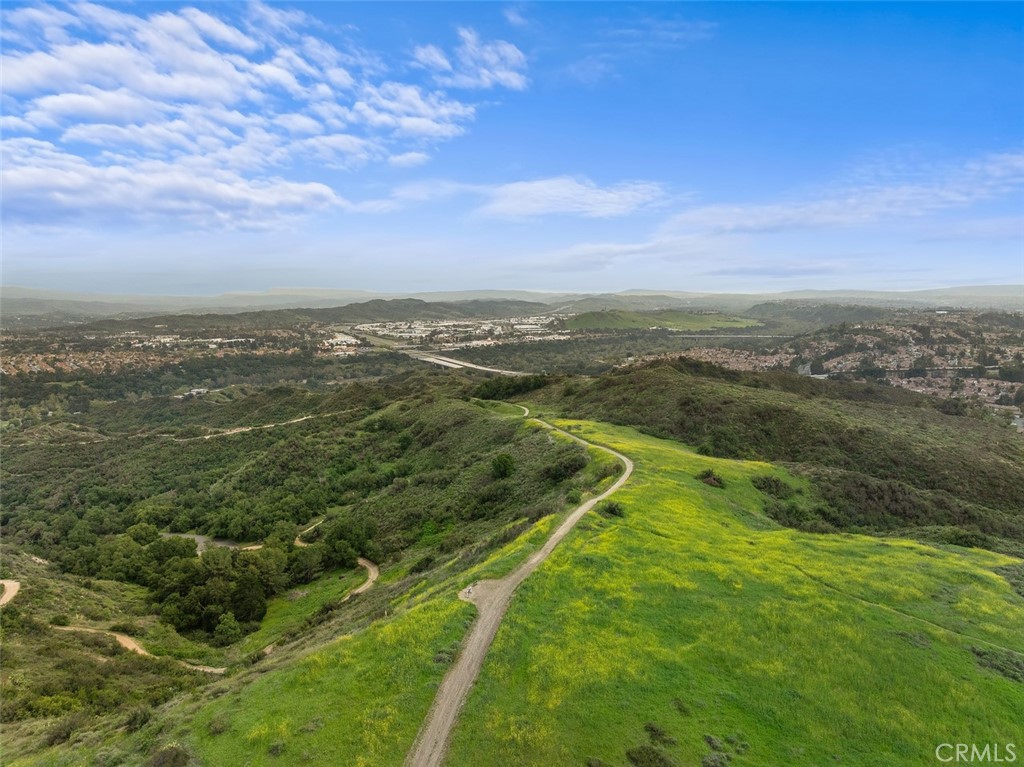 44 Tierra Montanosa