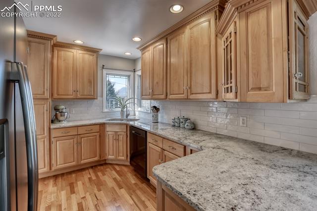 24 N Sheridan Avenue