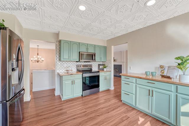 5527 Constitution Court