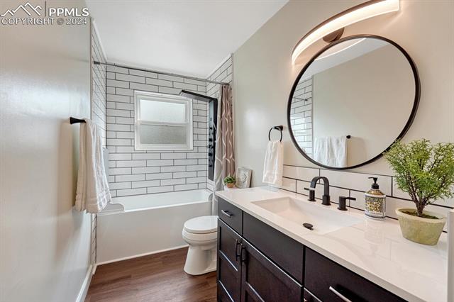 5527 Constitution Court