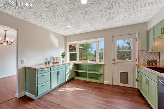 5527 Constitution Court