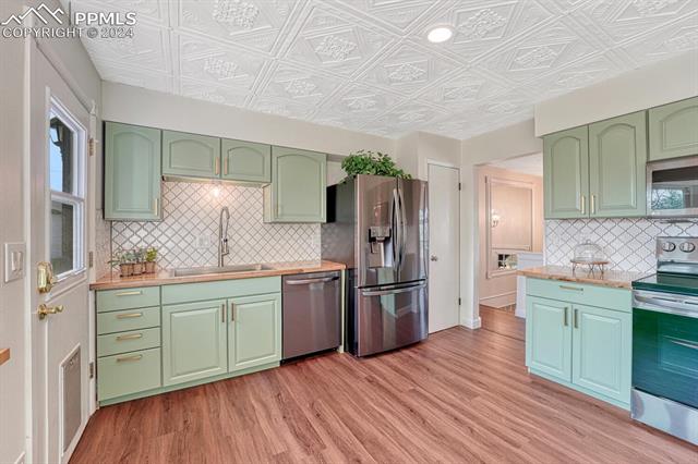 5527 Constitution Court