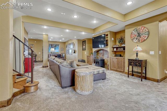 9565 Oak Springs Trail