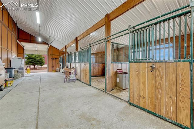 9565 Oak Springs Trail