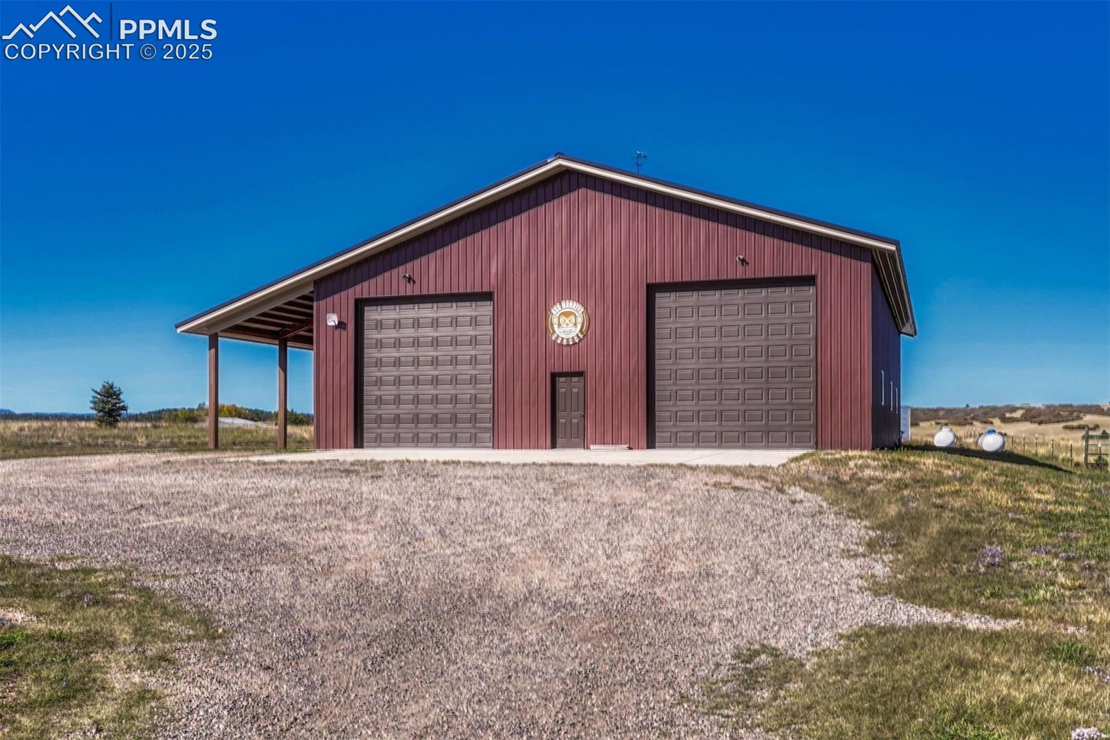 9565 Oak Springs Trail