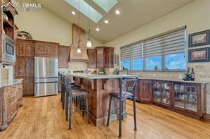 9565 Oak Springs Trail