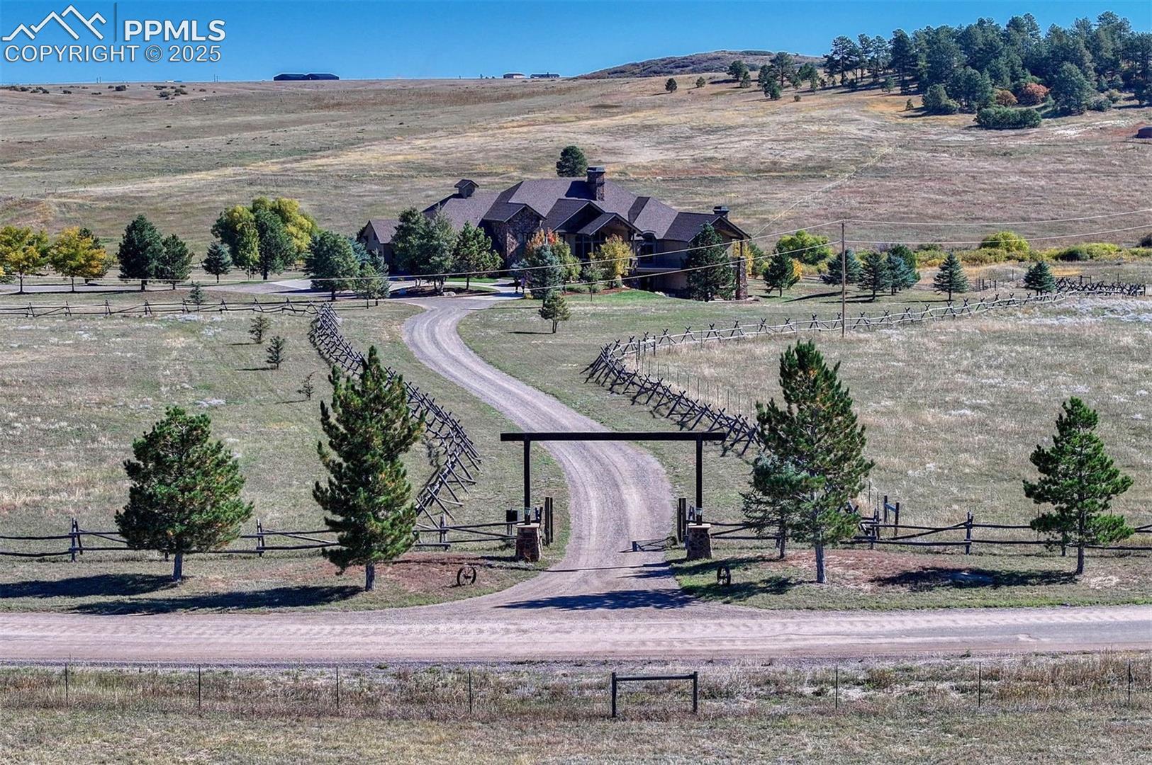 9565 Oak Springs Trail