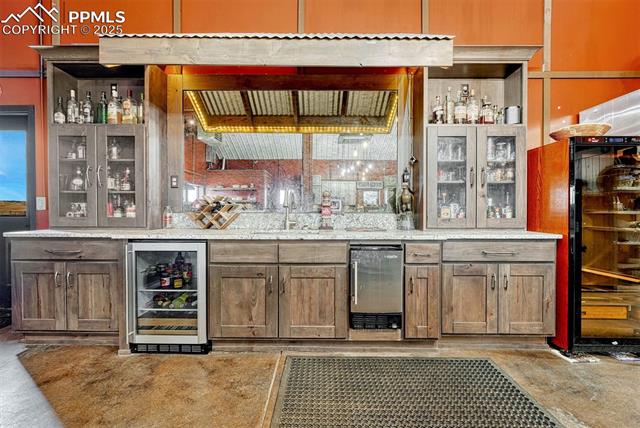 9565 Oak Springs Trail