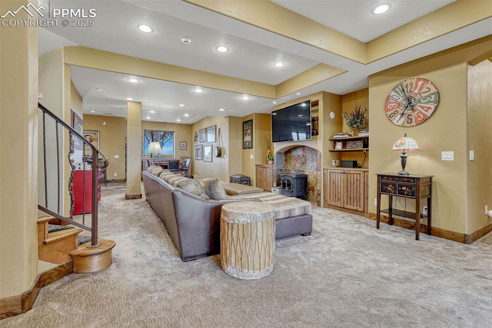 9565 Oak Springs Trail