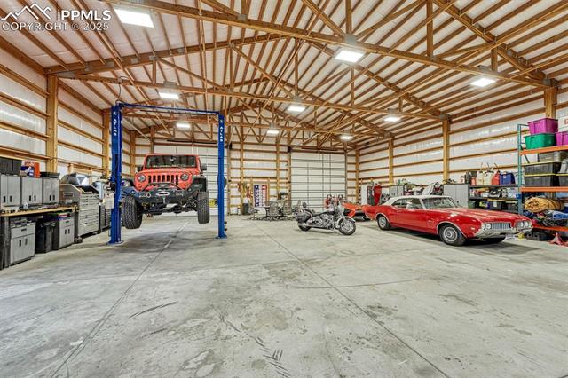 9565 Oak Springs Trail