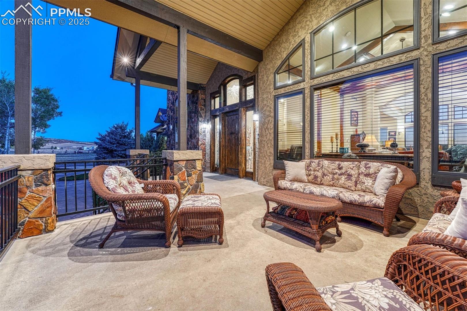 9565 Oak Springs Trail
