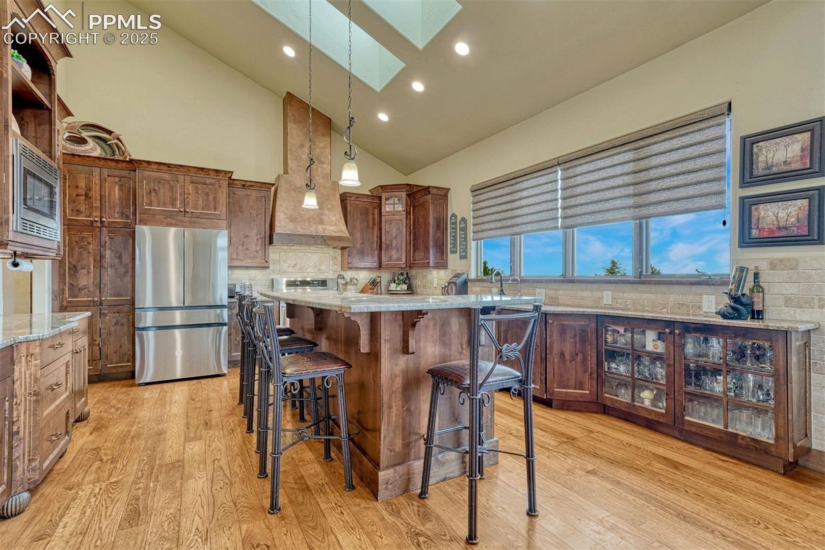 9565 Oak Springs Trail