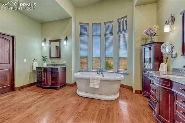 9565 Oak Springs Trail