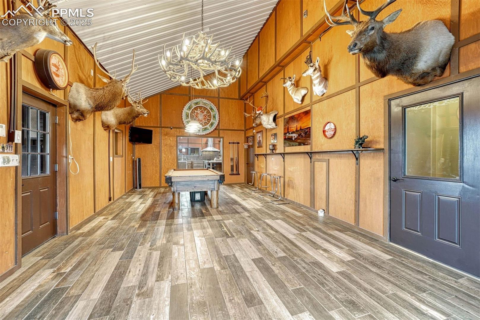 9565 Oak Springs Trail