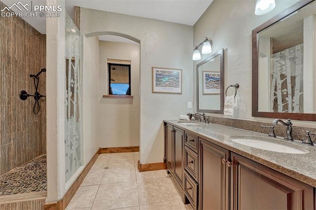 9565 Oak Springs Trail