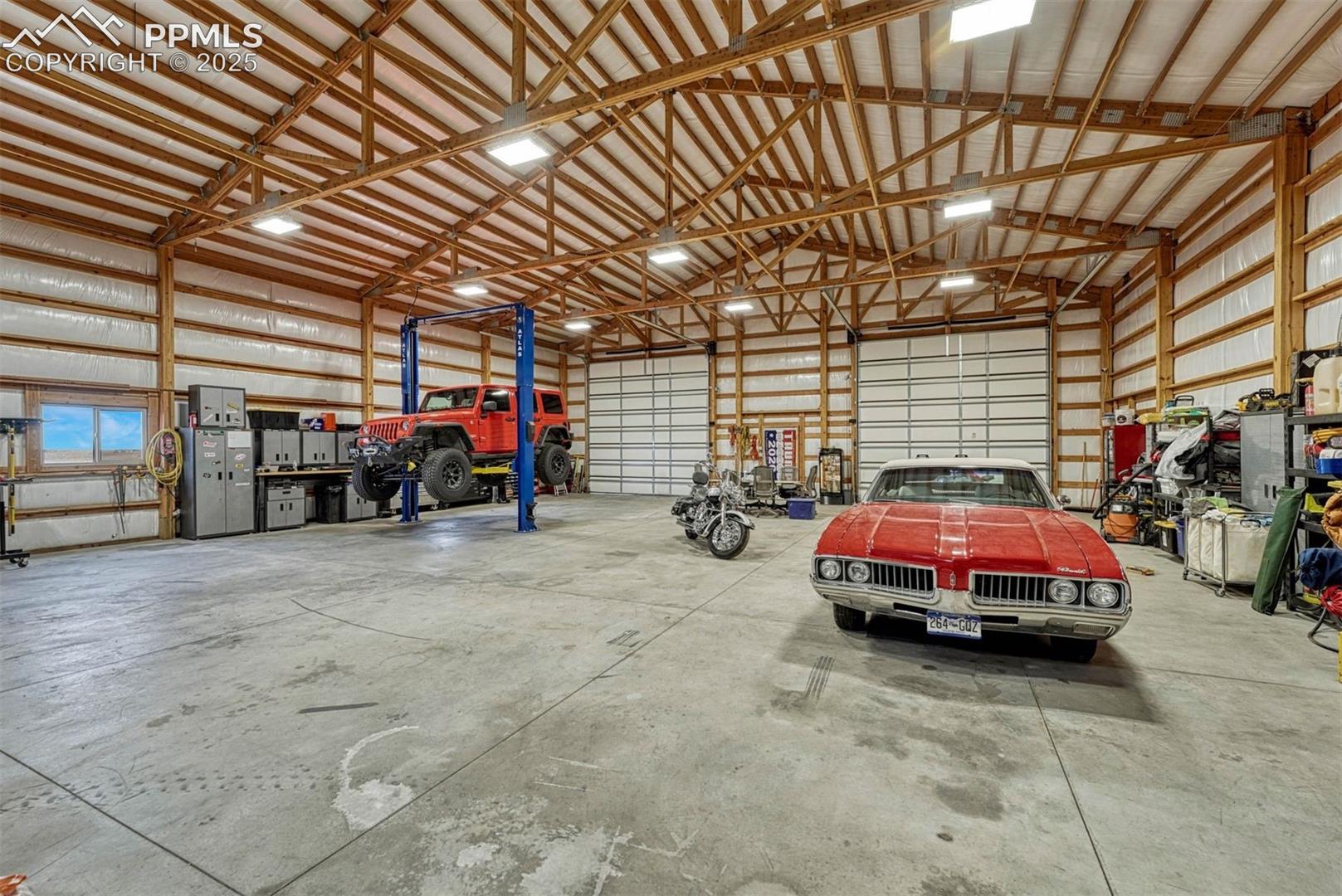 9565 Oak Springs Trail