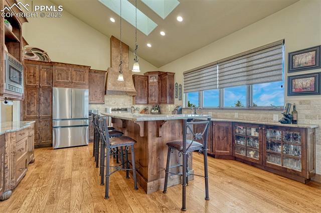 9565 Oak Springs Trail