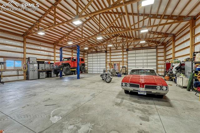 9565 Oak Springs Trail