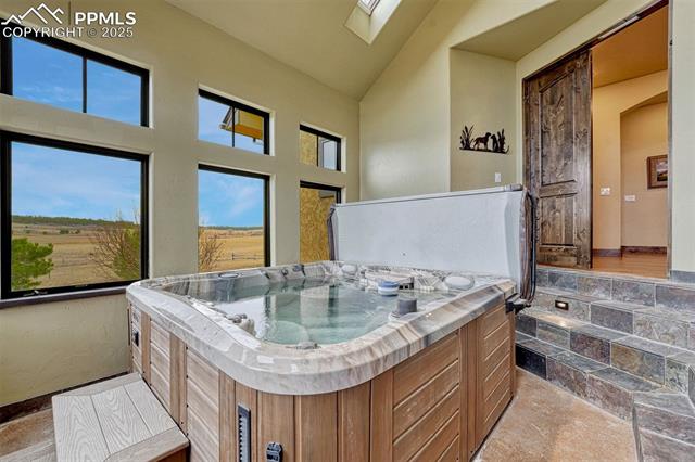 9565 Oak Springs Trail