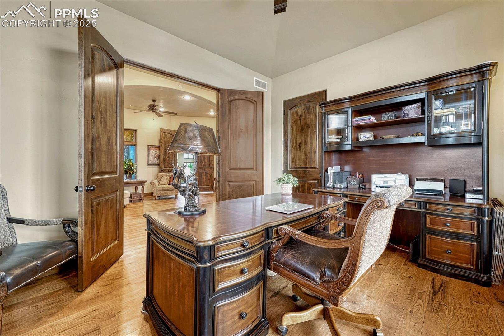 9565 Oak Springs Trail