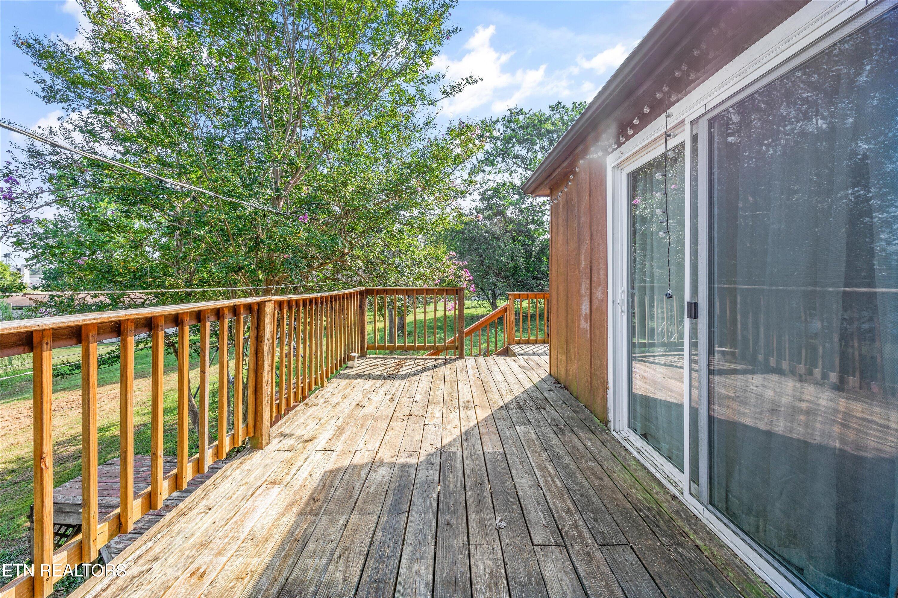 1070 Pine Grove Cir Circle