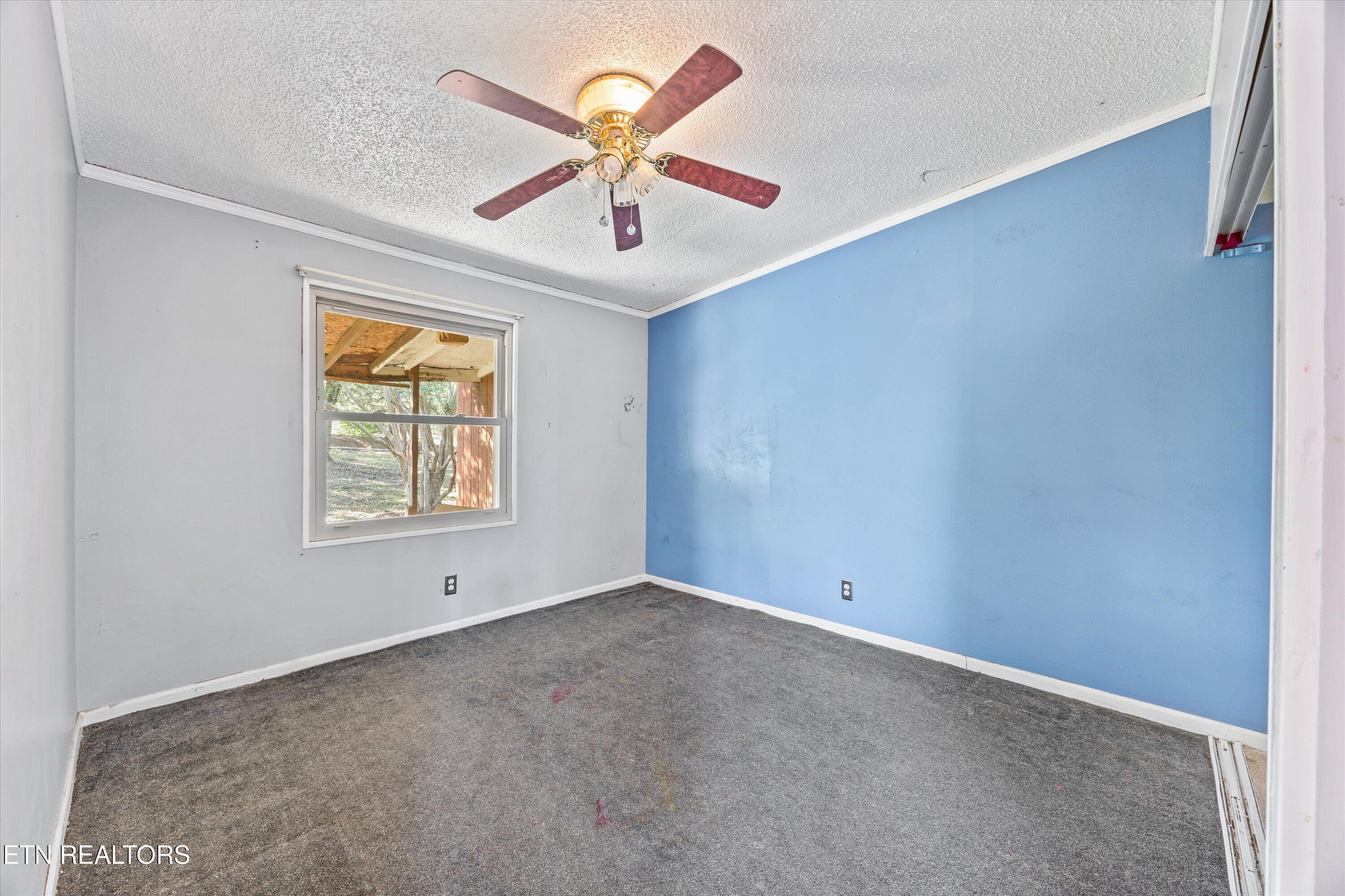 1070 Pine Grove Cir Circle