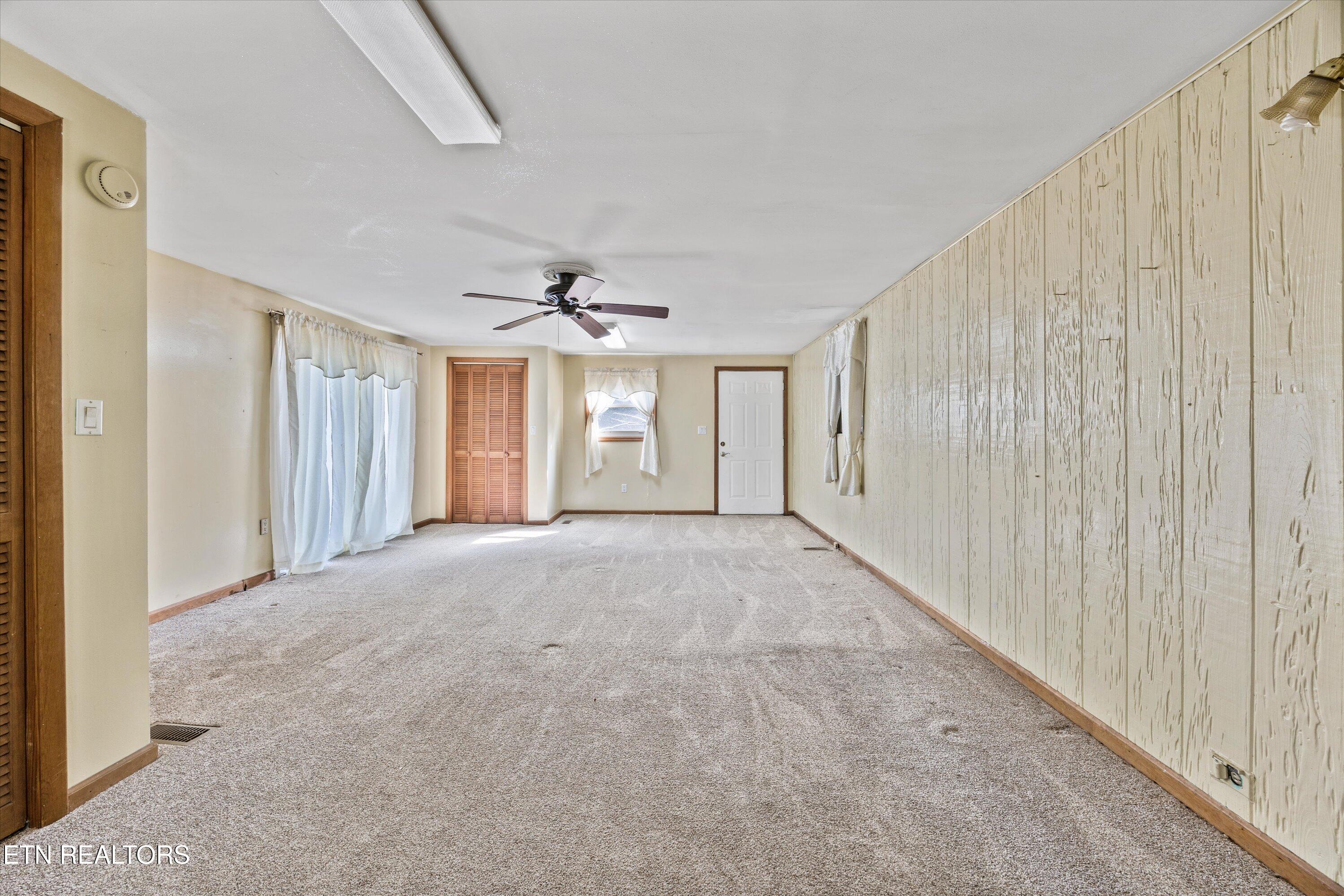 1070 Pine Grove Cir Circle