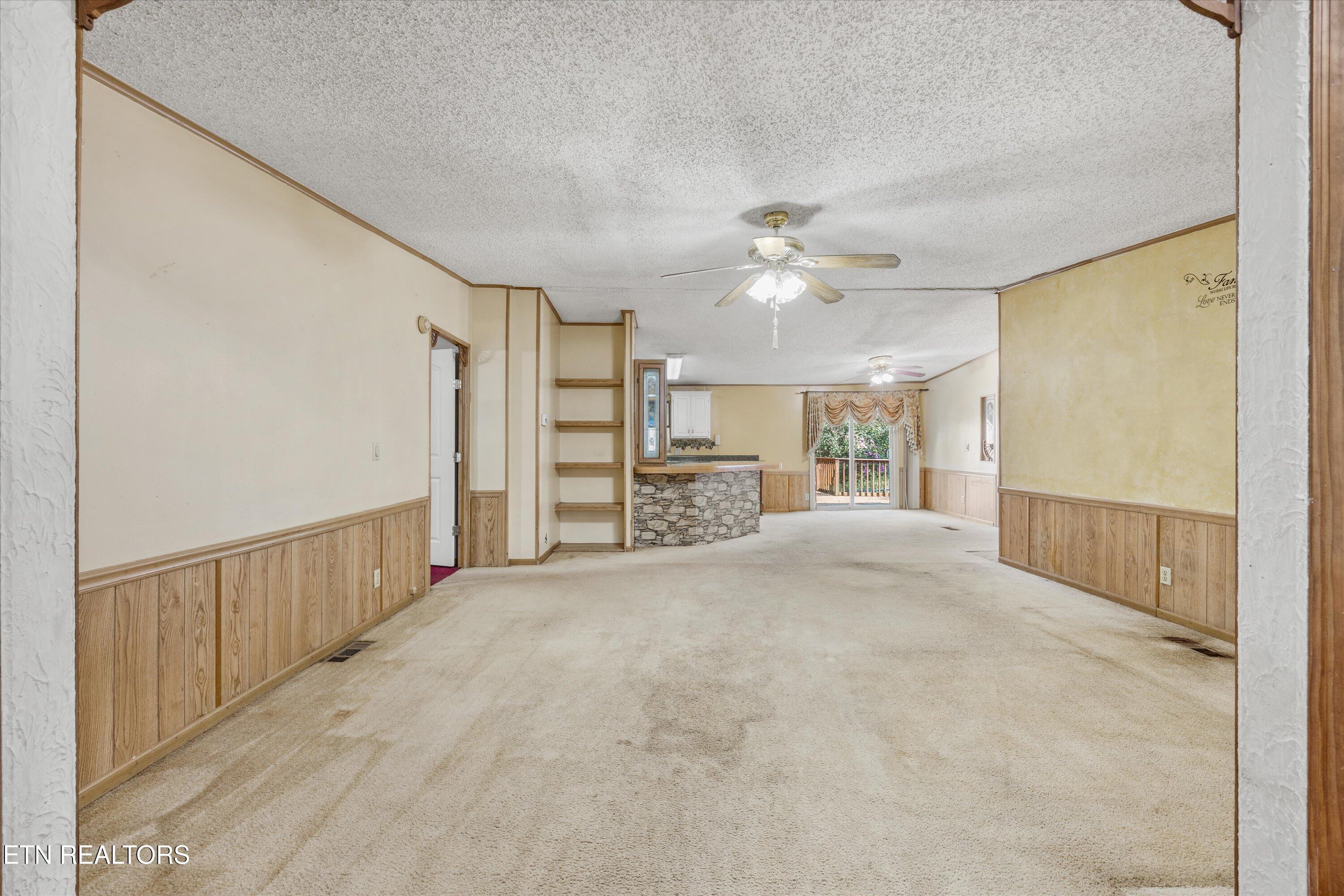 1070 Pine Grove Cir Circle