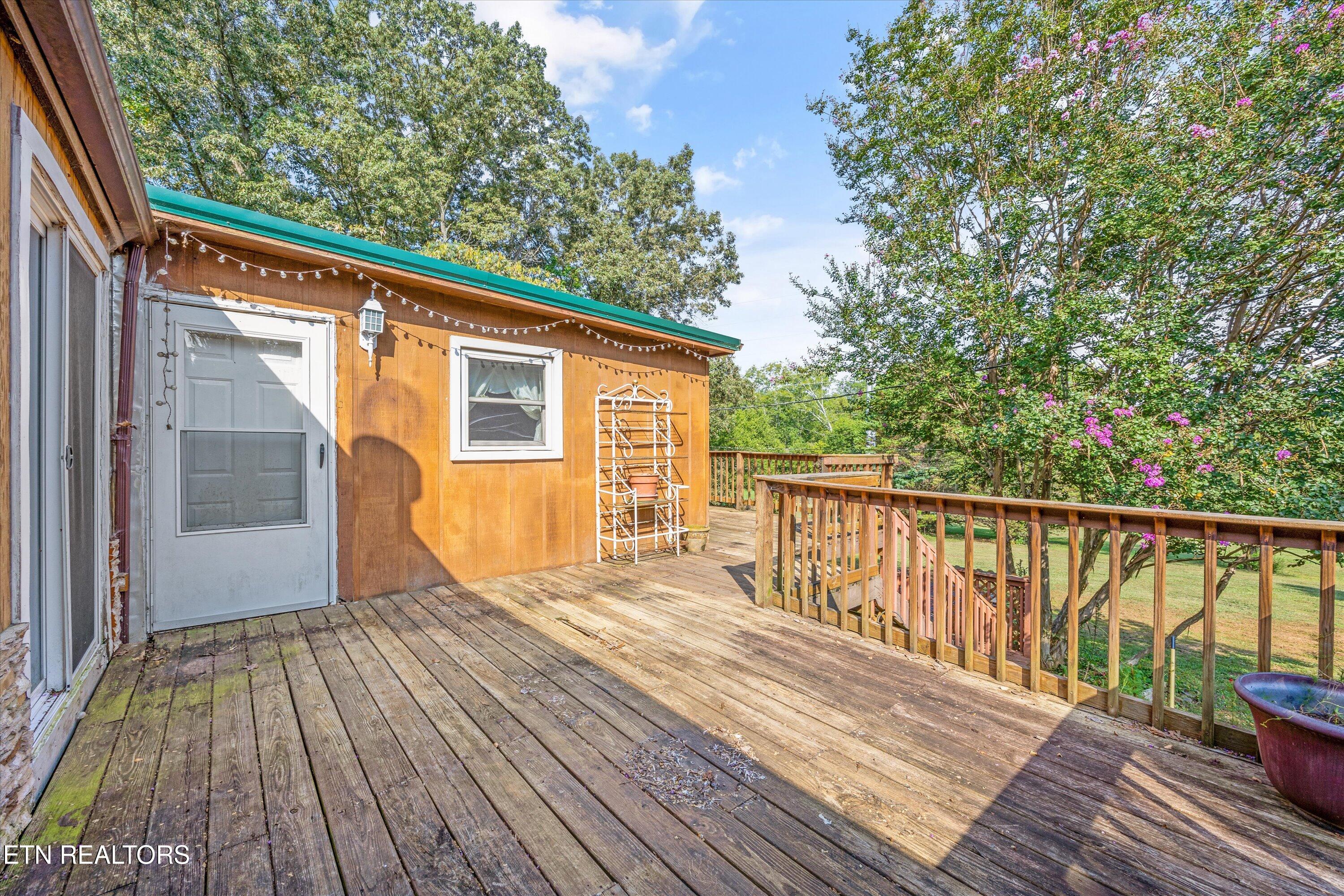 1070 Pine Grove Cir Circle