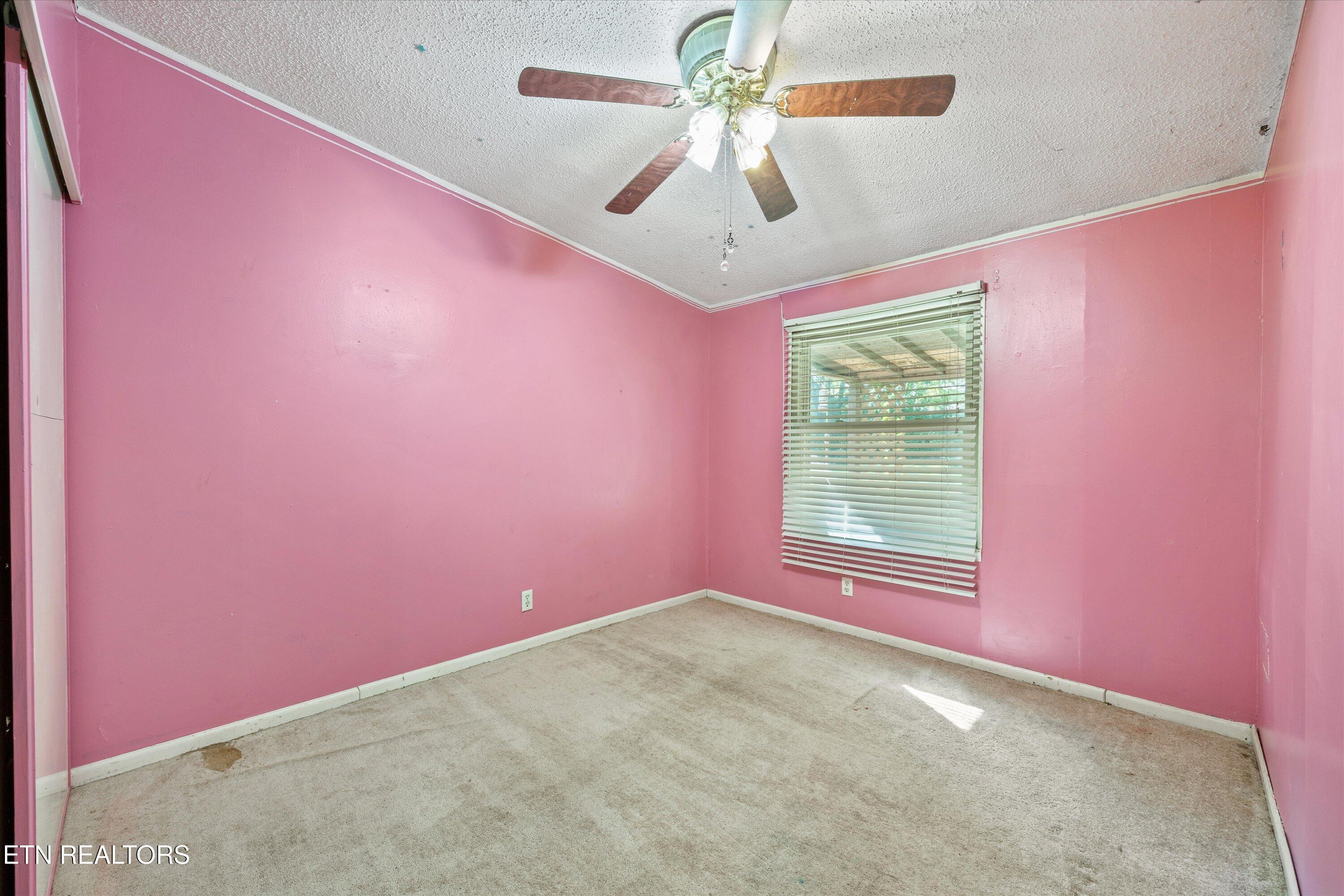1070 Pine Grove Cir Circle