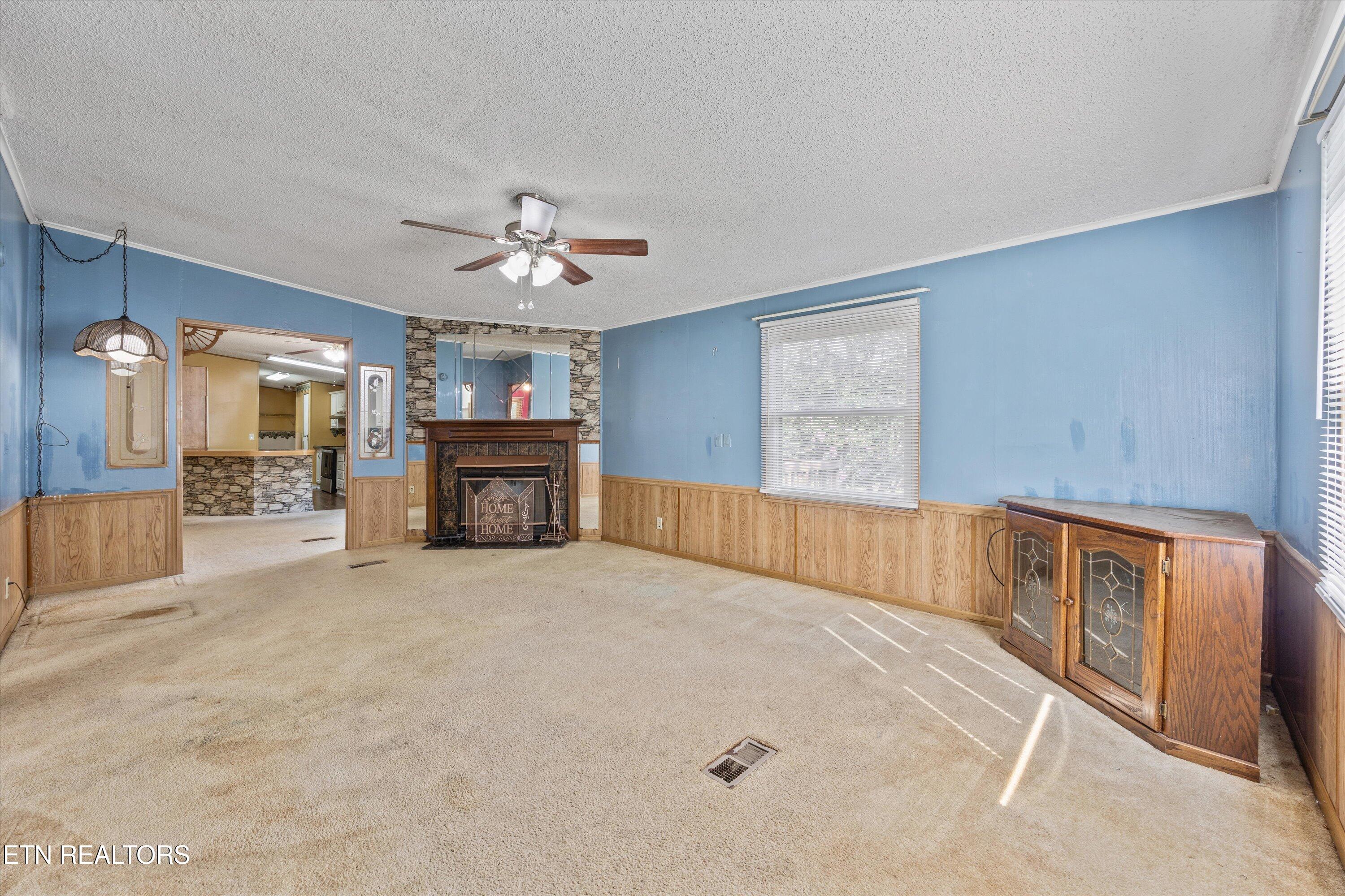1070 Pine Grove Cir Circle