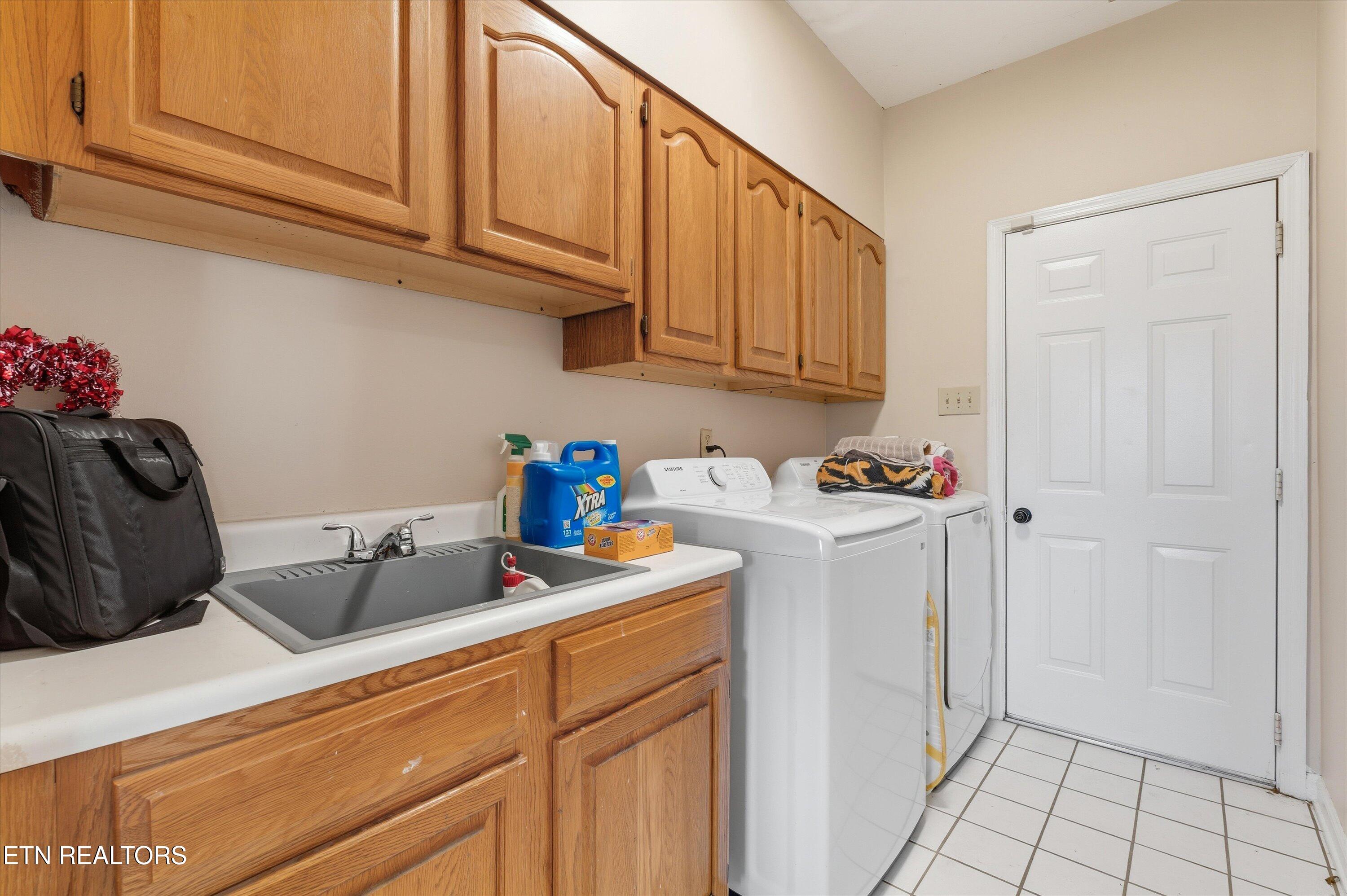 1053 Saint Johns Dr