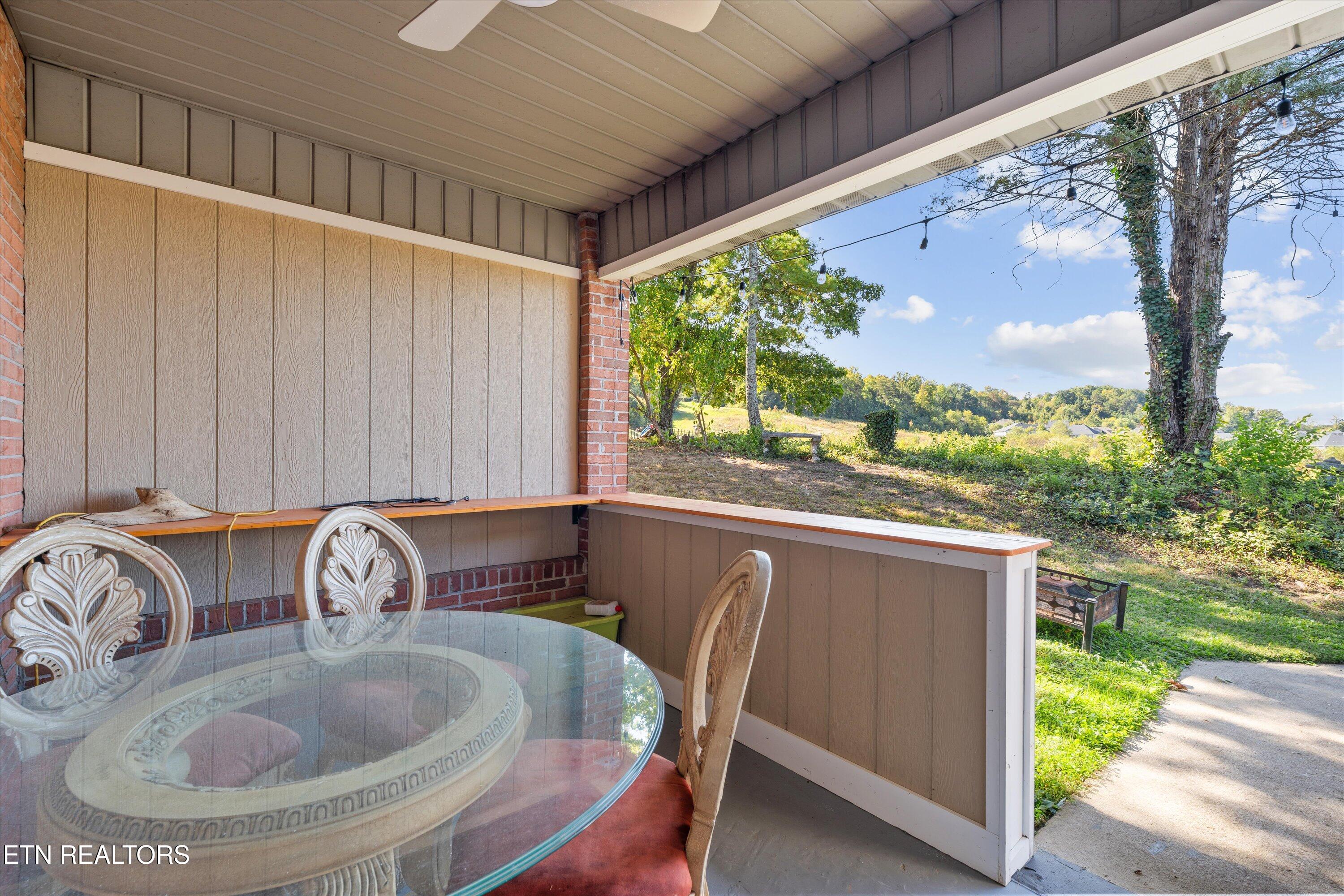 1053 Saint Johns Dr
