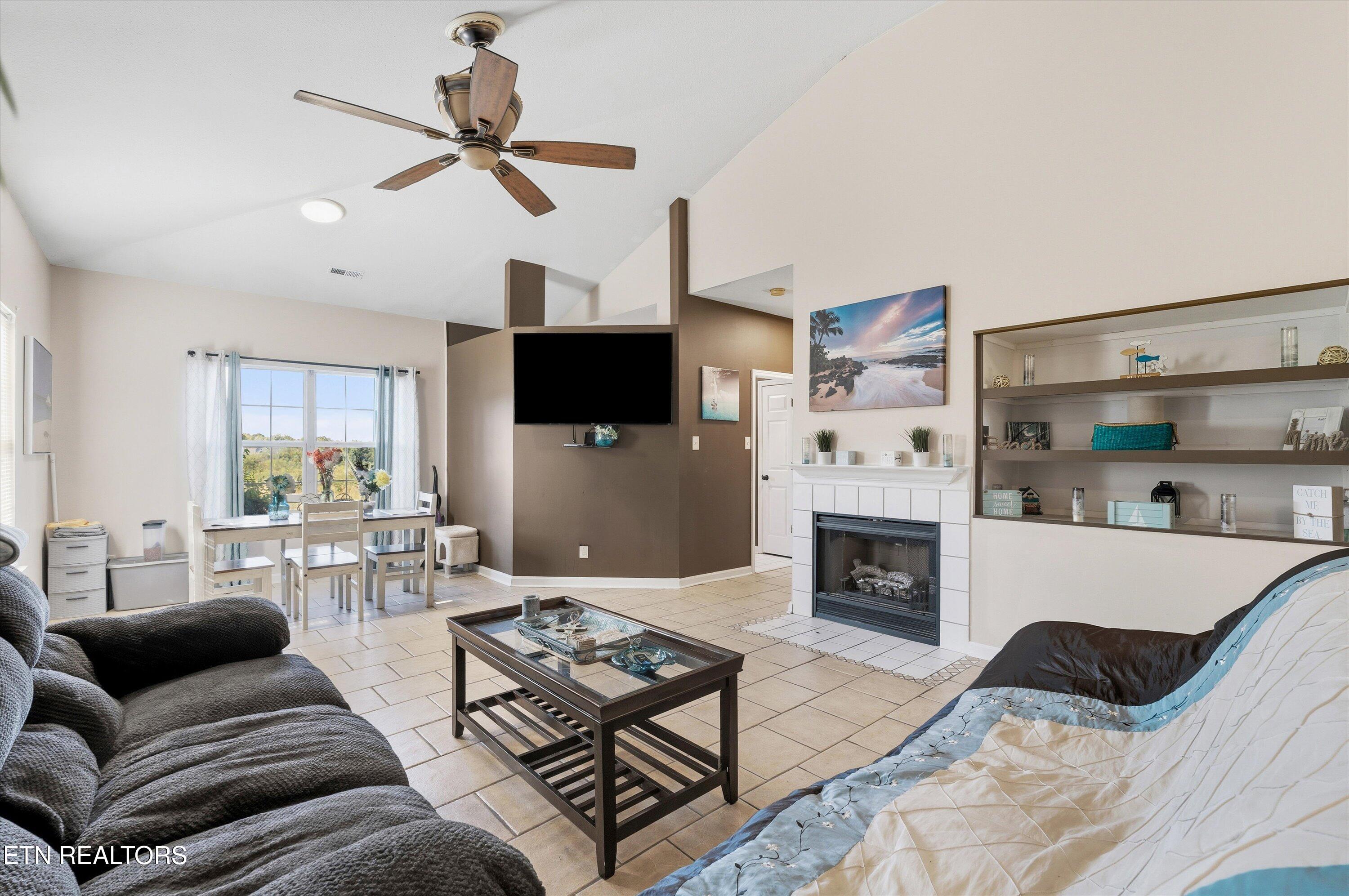 1053 Saint Johns Dr