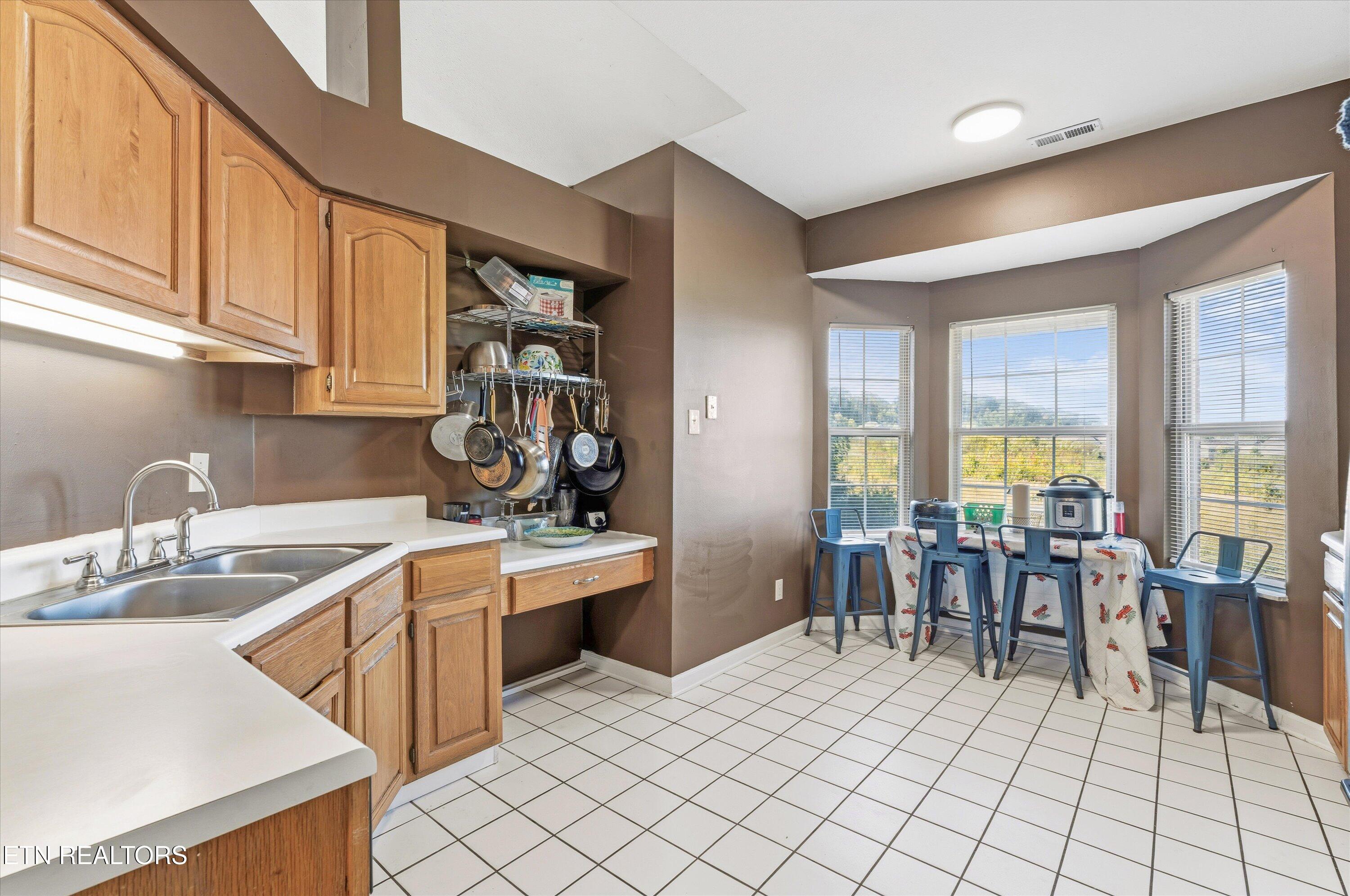 1053 Saint Johns Dr