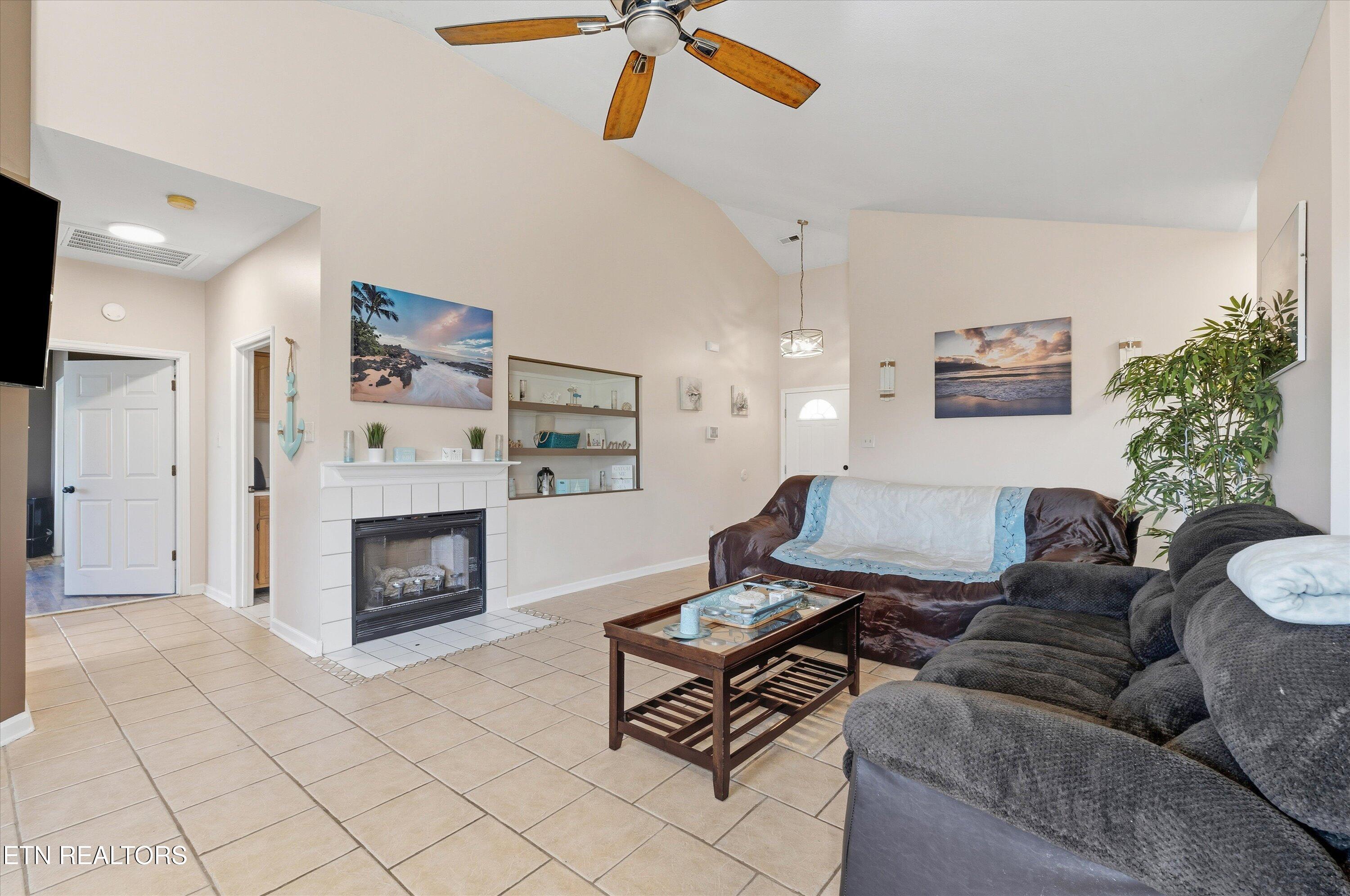 1053 Saint Johns Dr