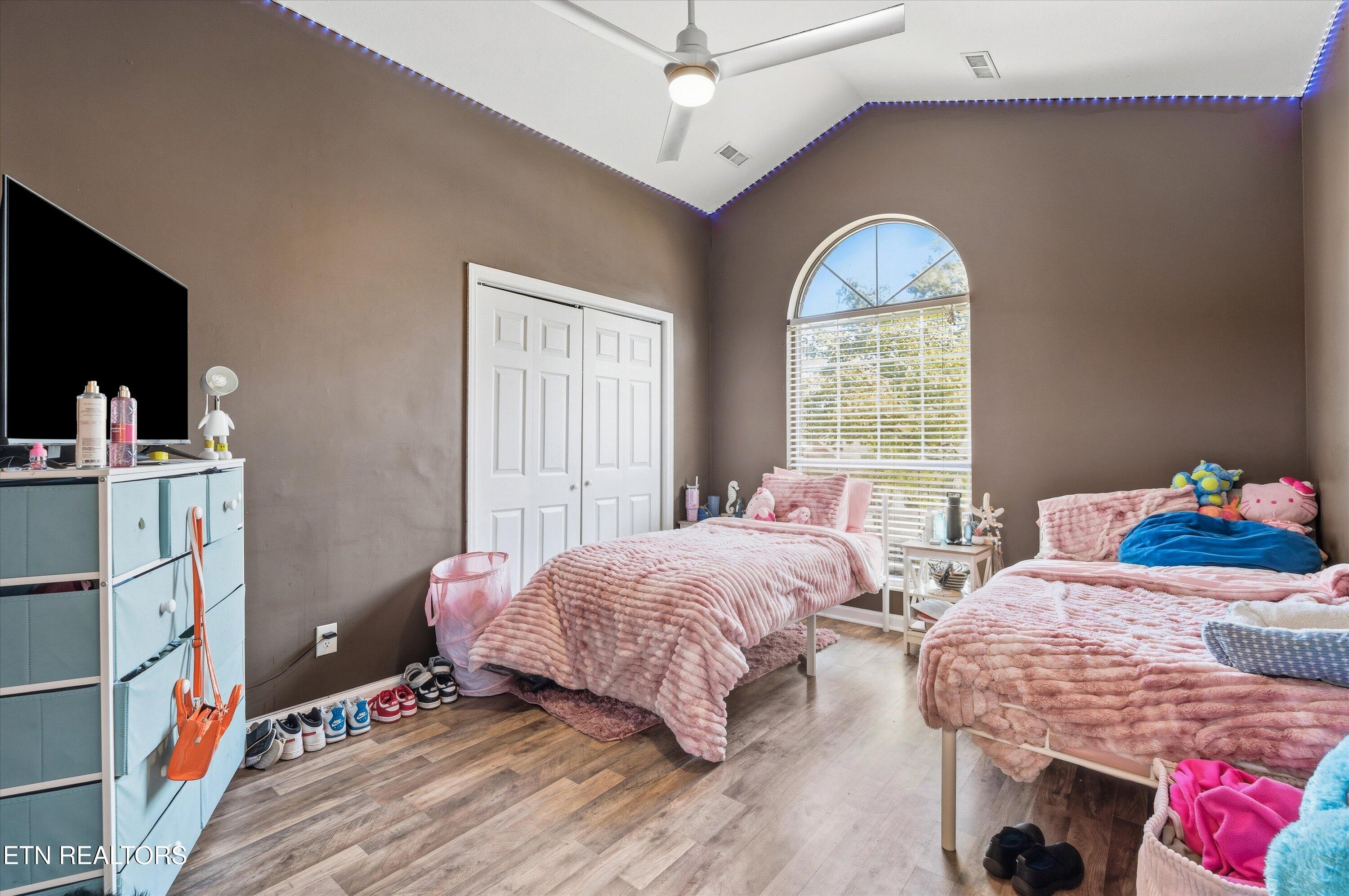 1053 Saint Johns Dr