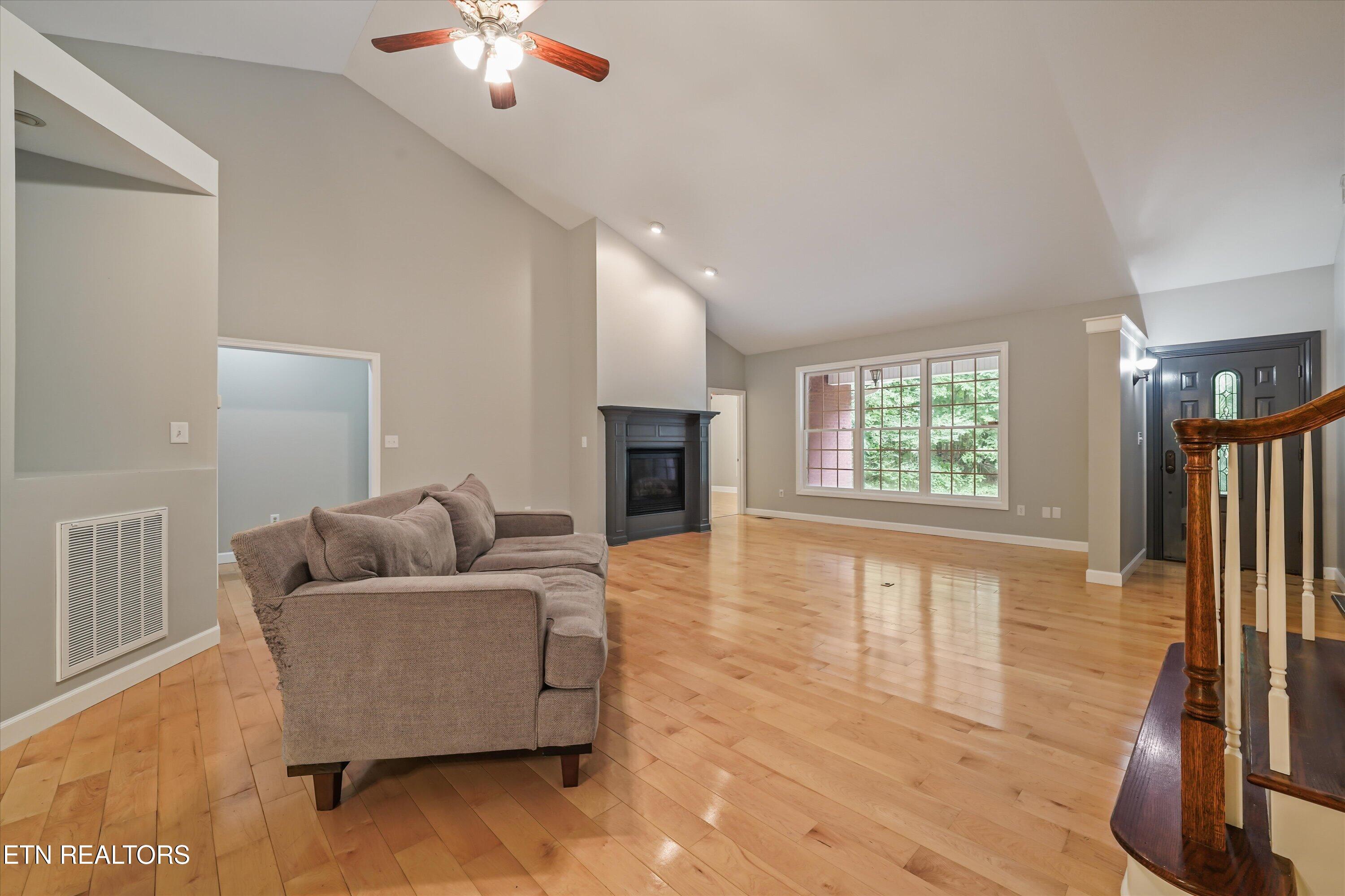 3727 Fox Creek Rd