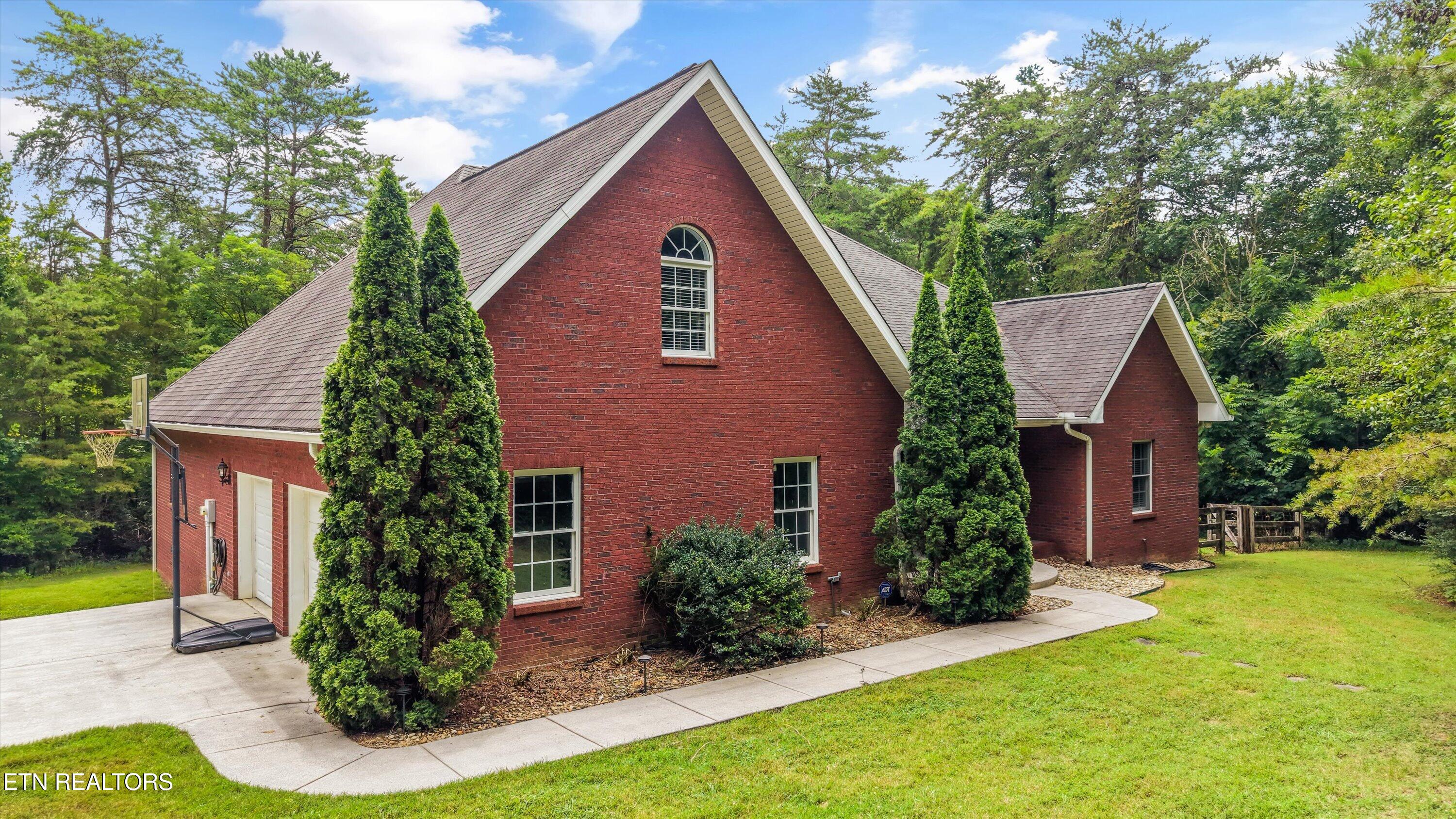 3727 Fox Creek Rd