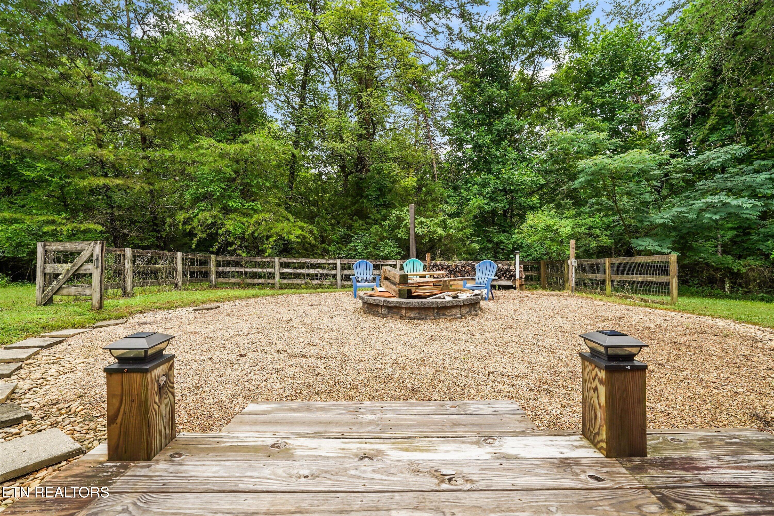 3727 Fox Creek Rd