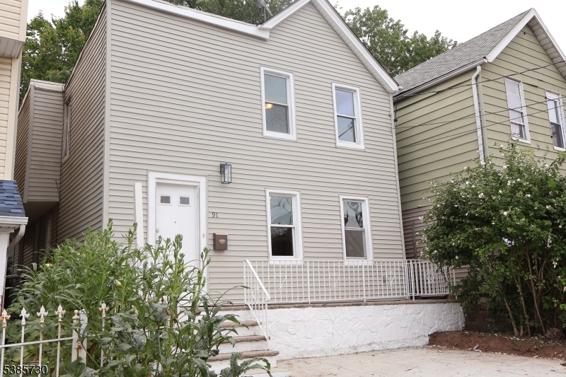 91 Winans Ave