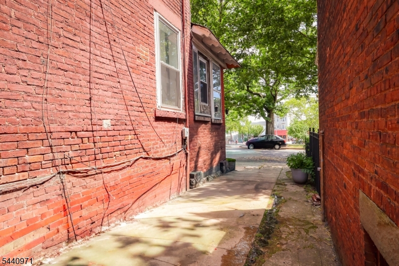161 Milford Ave