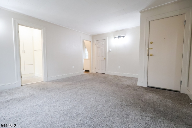 17 Hazelwood Ave
