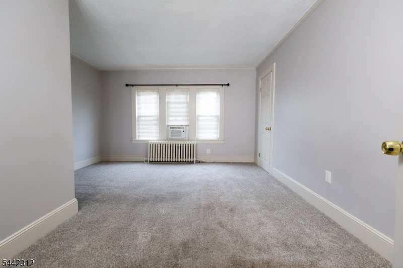 17 Hazelwood Ave