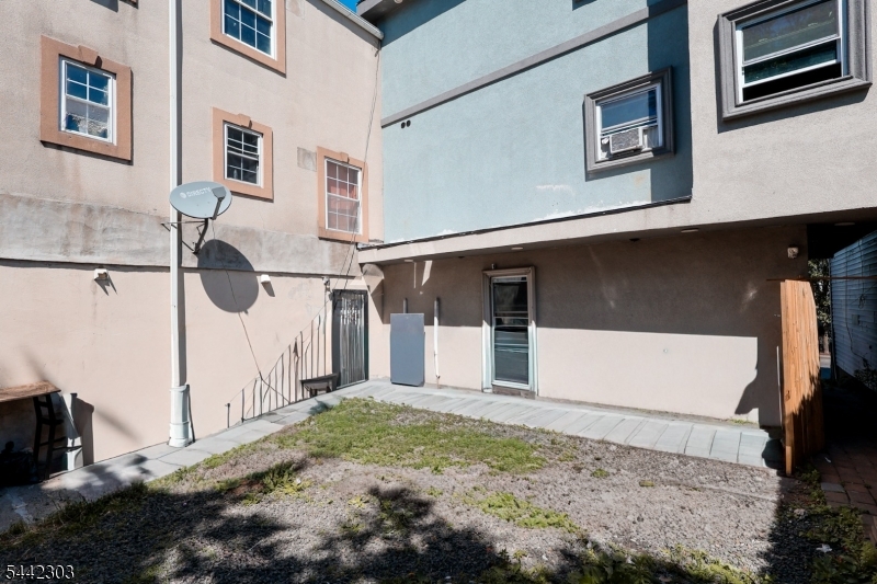 10 Oriental St