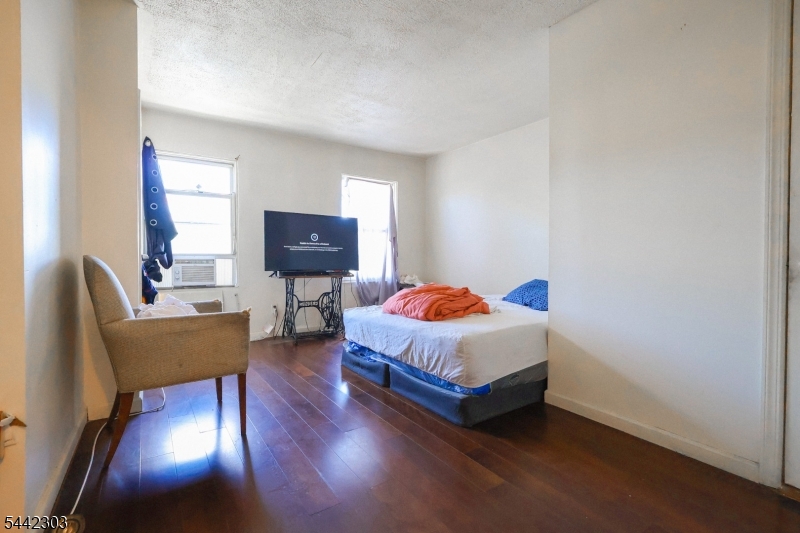 10 Oriental St